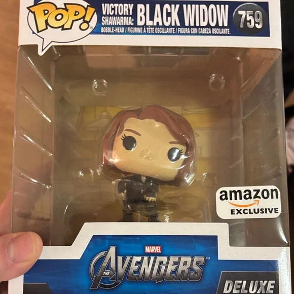 Funko Avengers Black Widow Deluxe Figure - Picture 1 of 3